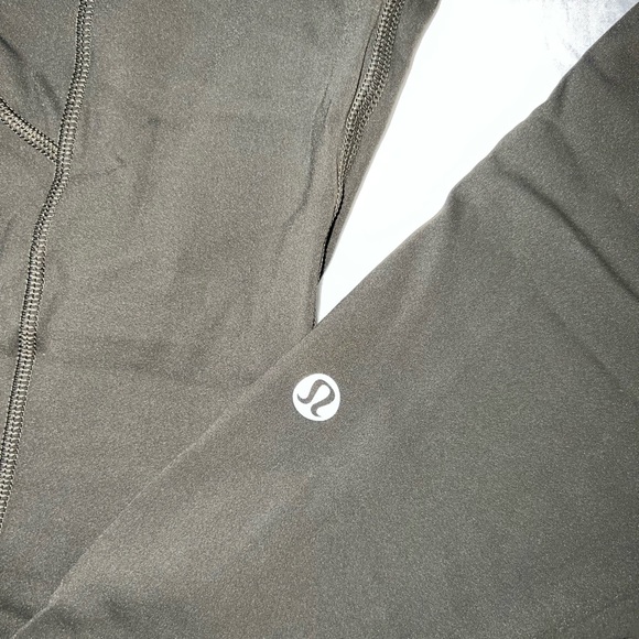 NEVER WORN FAST & FREE LULULEMON LEGGINGS - Picture 2 of 5